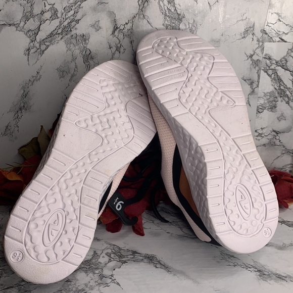 Athletic Works Pink Mesh Memory Foam Sneakers - Picture 9 of 11